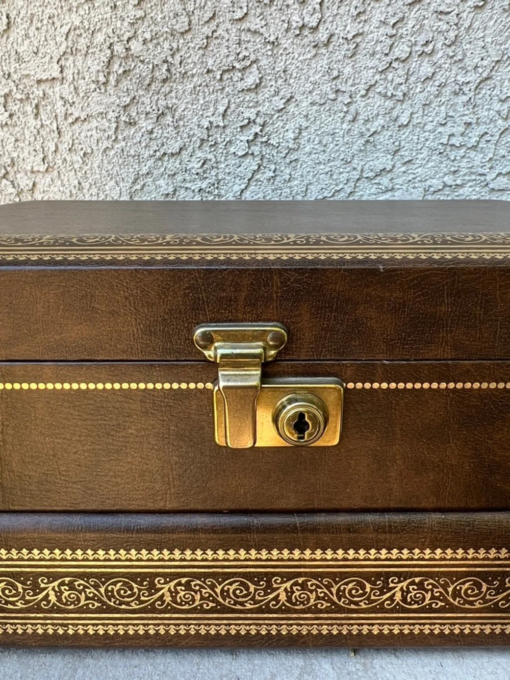 Vintage Mele Classic Brown Jewelry Box Storage Organizer Filigree Gold Accents - Picture 4 of 10